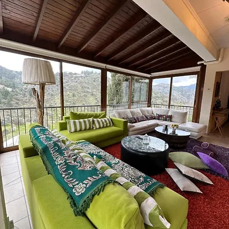 Ferienhaus Gourri Luxury House *